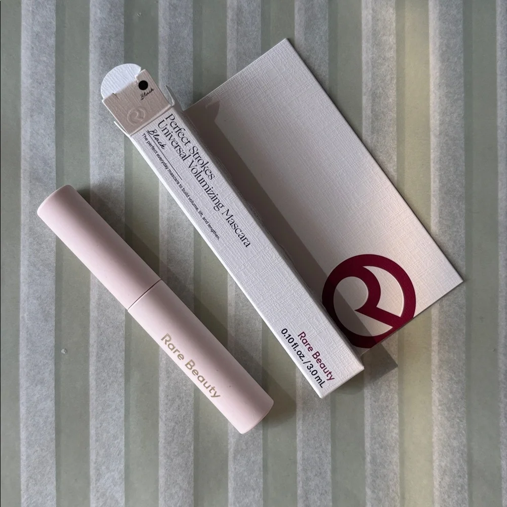 3/15$ ✨ mini Rare Beauty Perfect Strokes Universal Volumizing Mascara - Black